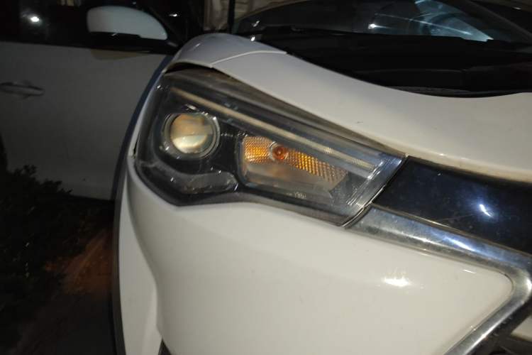 Used JAC Group Refine S7 2017 1.5T Automatic Comfort Model Right Front Headlight
