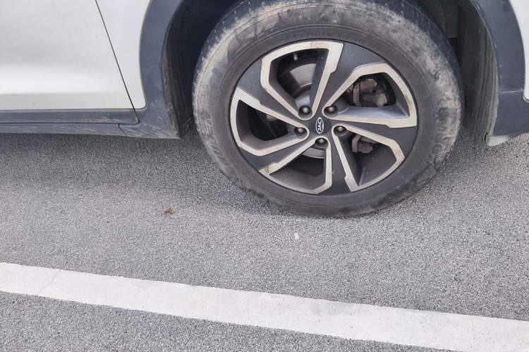Used JAC Group Refine S7 2017 1.5T Manual Luxury Model Right Front Wheel Hub