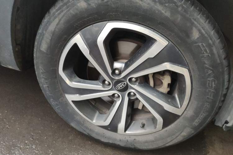 Used JAC Group Refine S7 2017 2.0T Automatic Luxury Model Right Front Wheel Hub