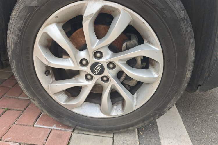 Used JAC Group Refine S7 2017 1.5T Automatic Comfort Model Right Front Wheel Hub