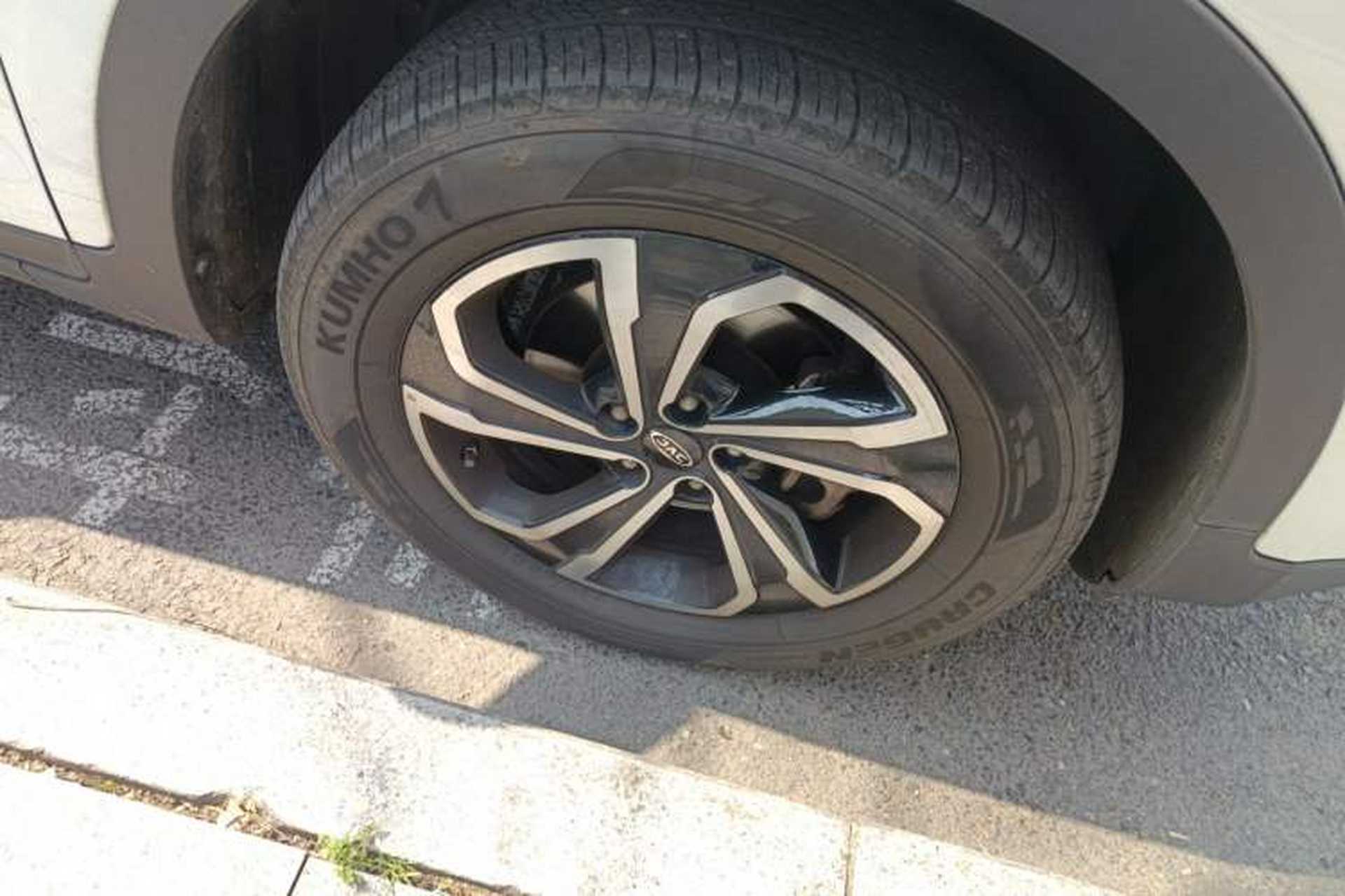 Used JAC Group Refine S7 2017 1.5T Automatic Luxury Model Right Front Wheel Hub