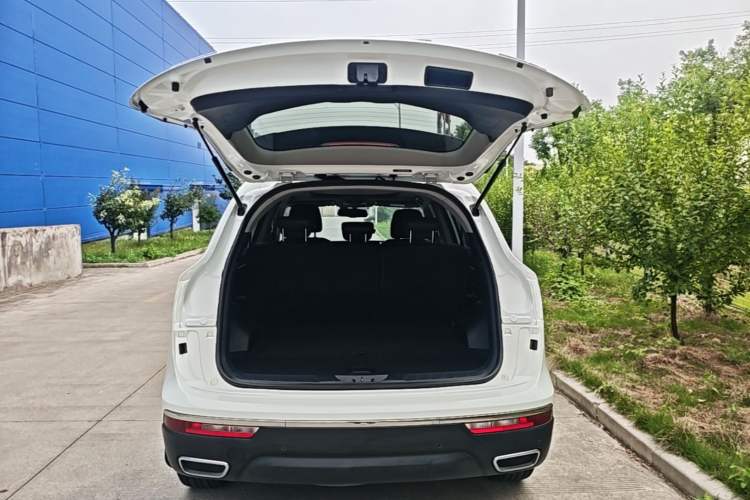 Used JAC Group Refine S7 2017 1.5T Manual Luxury Smart Model Trunk