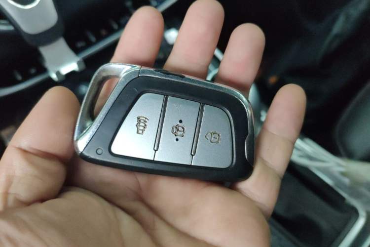Used JAC Group Refine S7 2017 2.0T Automatic Luxury Model Vehicle Key