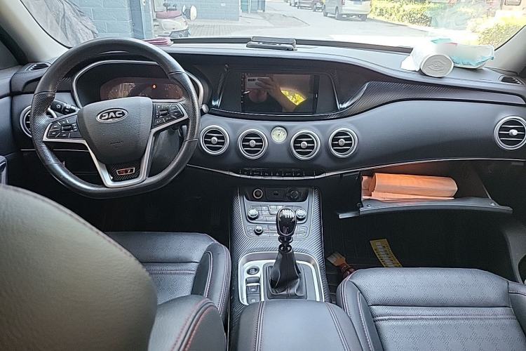 Used JAC Group Refine S7 2018 Sport Edition 1.5T Manual Luxury 7-Seater Center Console