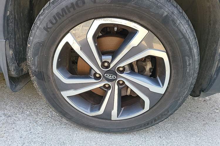 Used JAC Group Refine S7 2018 Sport Edition 1.5T Manual Luxury 7-Seater Right Front Wheel Hub