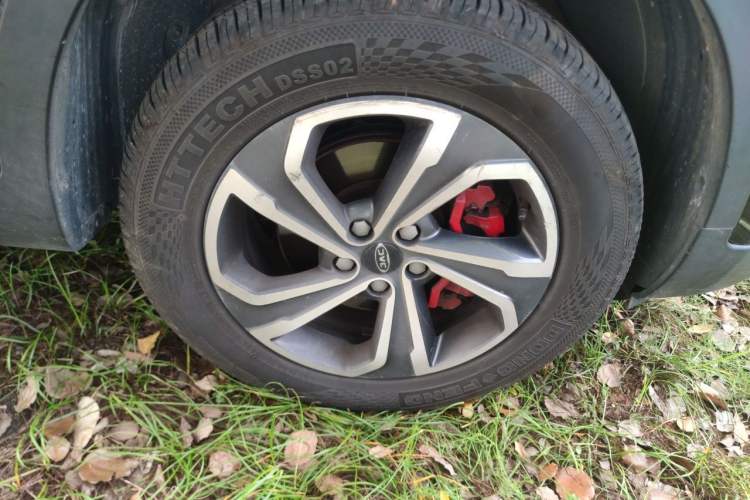 Used JAC Group Refine S7 2018 Super Edition 251T Automatic Supreme 5-Seater Right Front Wheel Hub