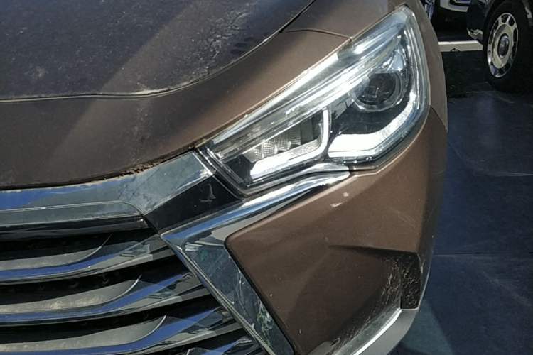 Used JAC Group Refine S7 2018 Super Edition 251T Automatic Supreme 5-Seater Left Front Headlight