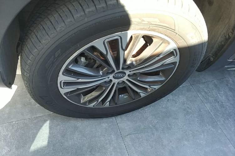 Used JAC Group Refine S7 2018 Super Edition 251T Automatic Supreme 5-Seater Left Front Wheel Hub