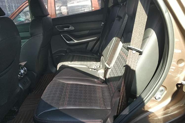 Used JAC Group Refine S7 2018 Super Edition 251T Automatic Supreme 5-Seater Left Rear Seat