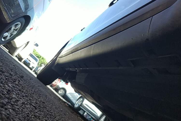Used JAC Group Refine S7 2018 Super Edition 251T Automatic Supreme 5-Seater Right Side Sill