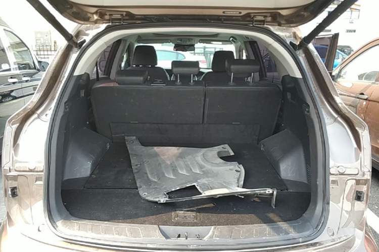 Used JAC Group Refine S7 2018 Super Edition 251T Automatic Supreme 5-Seater Trunk