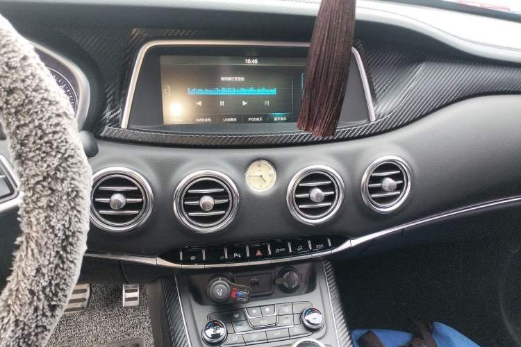 Used JAC Group Refine S7 2018 Super Edition 251T Automatic Supreme 5-Seater Audio And AC Panel