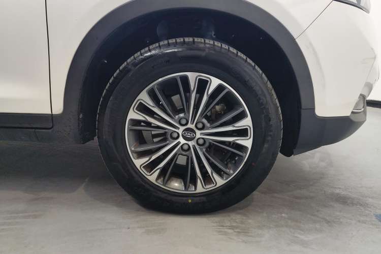Used JAC Group Refine S7 2018 Super Edition 251T Automatic Supreme 5-Seater Left Front Wheel Hub