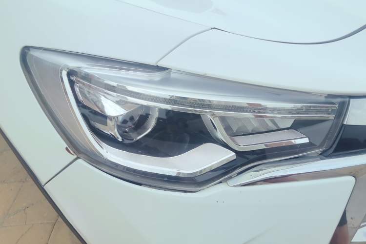 Used JAC Group Refine S7 2018 Sport Edition 1.5T Automatic Comfort Model 5 Seats Right Front Headlight