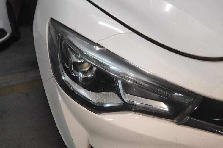 Used JAC Group Refine S7 2018 Sport Edition 1.5T Automatic Comfort Model 5 Seats Right Front Headlight