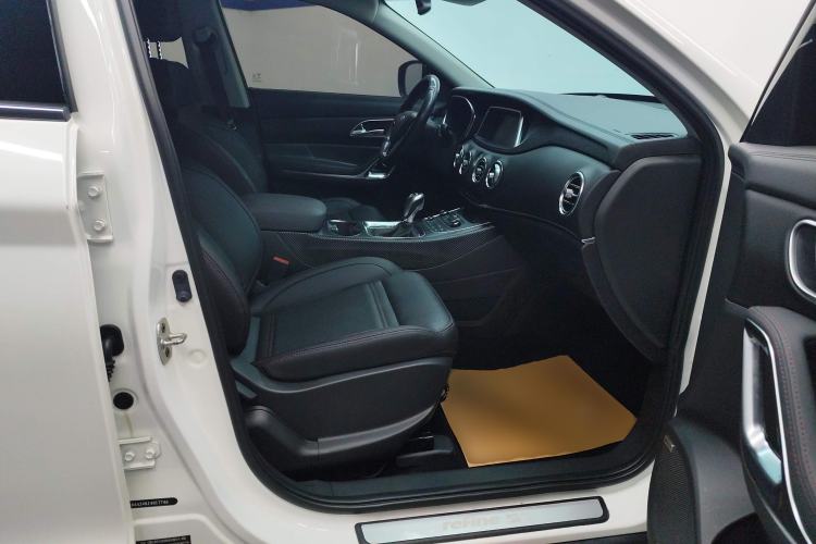 Used JAC Group Refine S7 2018 Super Edition 251T Automatic Supreme 5-Seater Right Front Seat