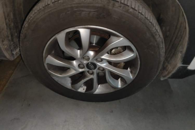 Used JAC Group Refine S7 2018 Sport Edition 1.5T Automatic Comfort Model 5 Seats Right Front Wheel Hub