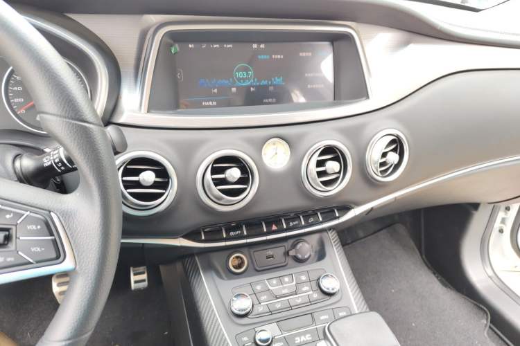 Used JAC Group Refine S7 2019 1.5T Automatic Safety Model 5 Seats Audio And AC Panel