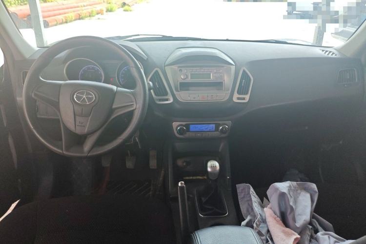 Used JAC Group Rein 2011 2.0L Two-Wheel Drive Entry-Level Trim Center Console