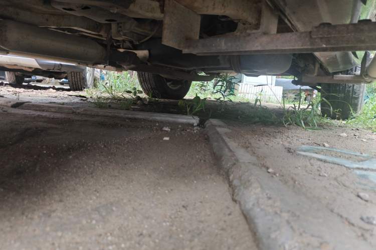 Used JAC Group Rein 2011 2.0L Two-Wheel Drive Luxury Edition Chassis Front Left