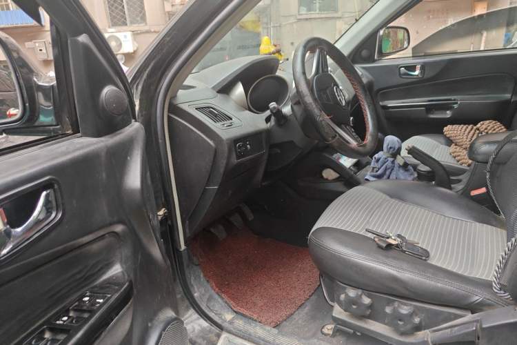 Used JAC Group Rein 2011 2.0L Two-Wheel Drive Luxury Edition Driver Seat