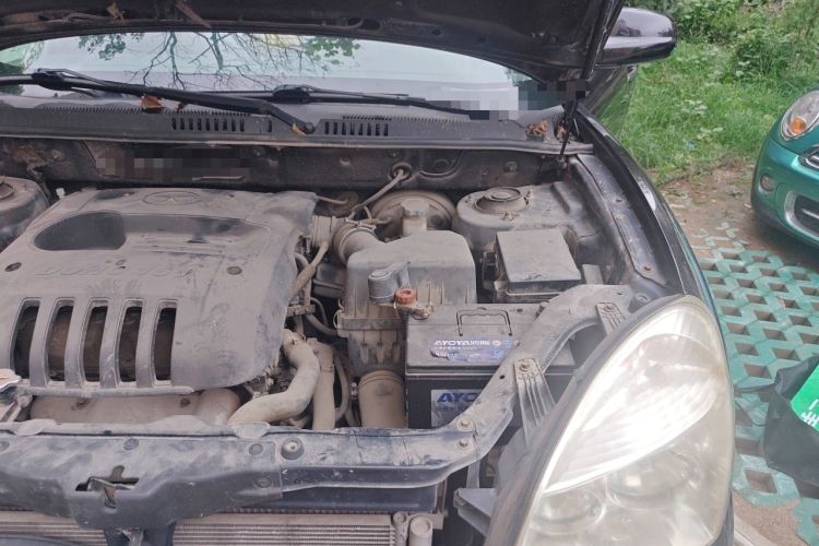 Used JAC Group Rein 2011 2.0L Two-Wheel Drive Luxury Edition Engine Bay Left