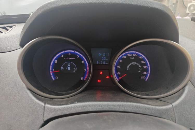 Used JAC Group Rein 2011 2.0L Two-Wheel Drive Luxury Edition Instrument Cluster