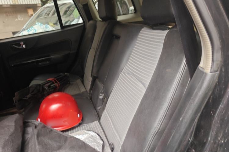 Used JAC Group Rein 2011 2.0L Two-Wheel Drive Luxury Edition Left Rear Seat