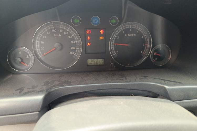 Used JAC Group Rein 2011 2.4L Two-Wheel-Drive Luxury Edition Odometer Close Up