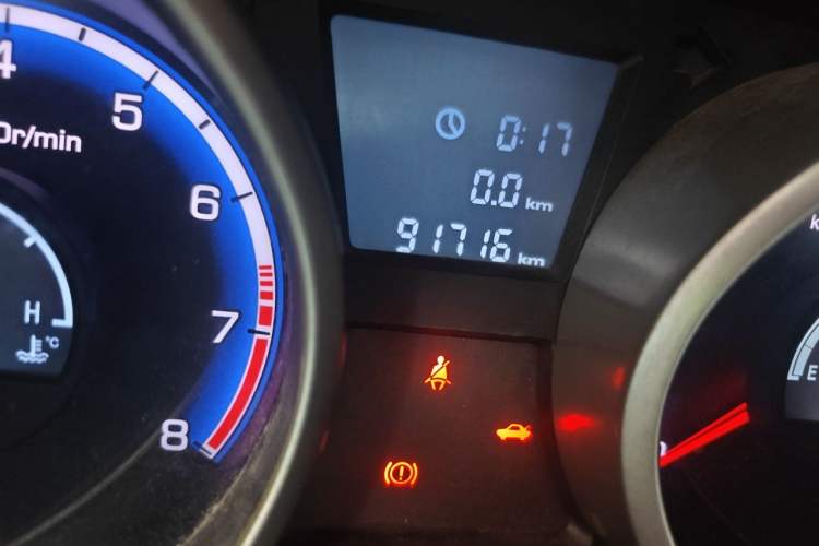 Used JAC Group Rein 2011 2.0L Two-Wheel Drive Luxury Edition Odometer Close Up