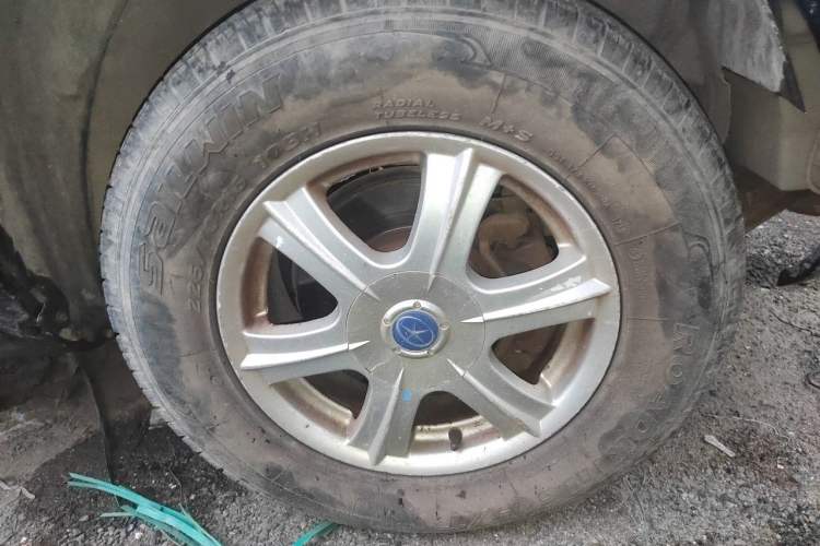 Used JAC Group Rein 2011 2.0L Two-Wheel Drive Luxury Edition Right Front Wheel Hub