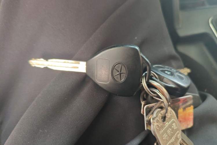 Used JAC Group Rein 2011 2.0L Two-Wheel Drive Entry-Level Trim Vehicle Key
