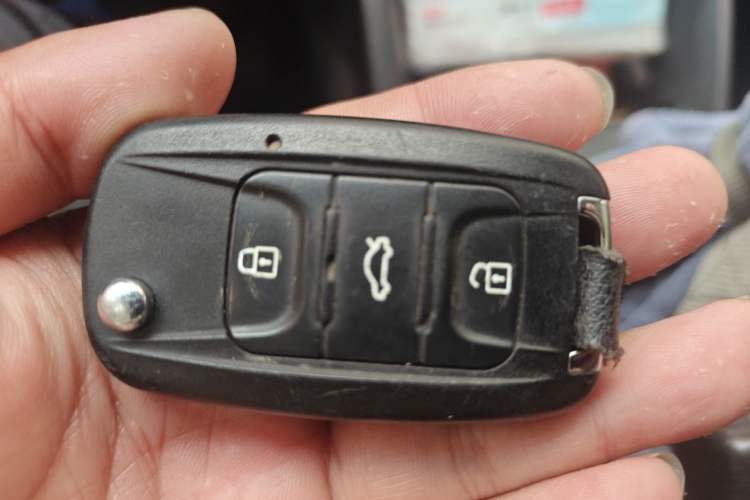 Used JAC Group Rein 2011 2.0L Two-Wheel Drive Luxury Edition Vehicle Key