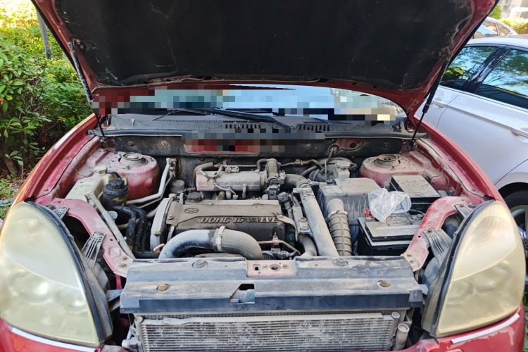 Used JAC Group Rein 2011 2.0T AMT Two-Wheel Drive Luxury Edition Engine Bay