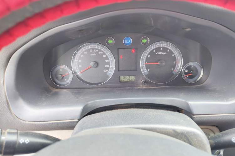 Used JAC Group Rein 2011 2.0L Two-Wheel Drive Luxury Edition Instrument Cluster