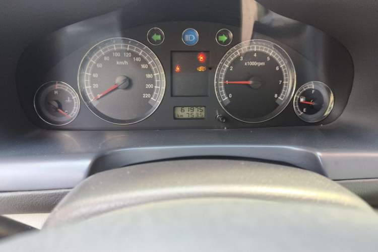 Used JAC Group Rein 2011 2.0L Two-Wheel Drive Luxury Edition Odometer Close Up