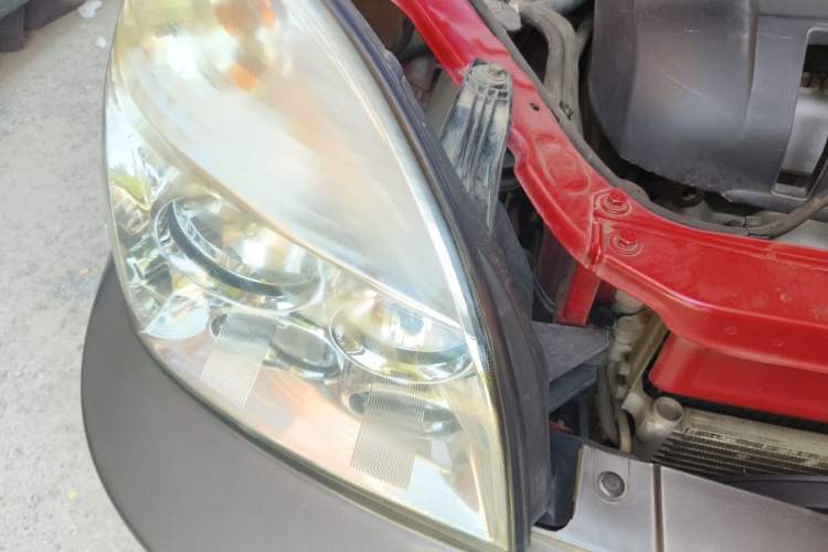 Used JAC Group Rein 2011 2.0L Two-Wheel Drive Luxury Edition Right Front Headlight