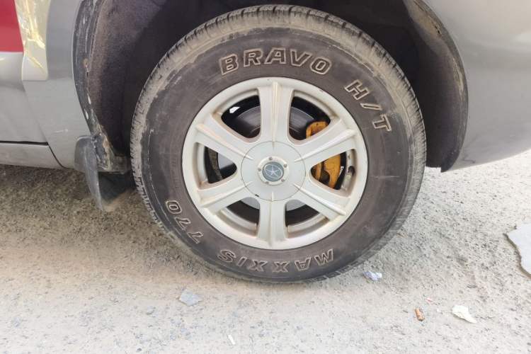 Used JAC Group Rein 2011 2.0L Two-Wheel Drive Luxury Edition Right Front Wheel Hub