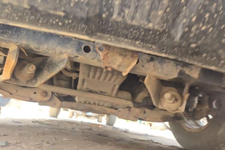 Used JAC Group Ruiling 2014 2.8T V1 Two-Wheel-Drive Standard Version Big Double Cab – 4DA1-2C Chassis Front