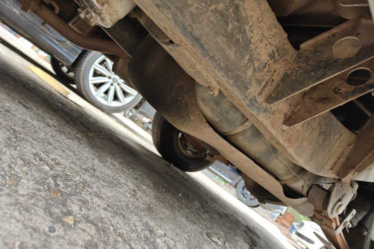 Used JAC Group Ruiling 2014 2.4T Standard Version Big Double-Cab 4D25U Chassis Rear Left
