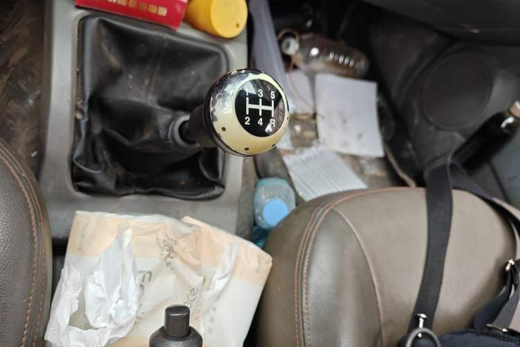 Used JAC Group Ruiling 2014 2.4T Standard Version Big Double-Cab 4D25U Gear Lever