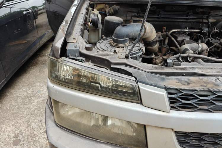 Used JAC Group Ruiling 2014 2.4T Standard Version Big Double-Cab 4D25U Right Front Headlight