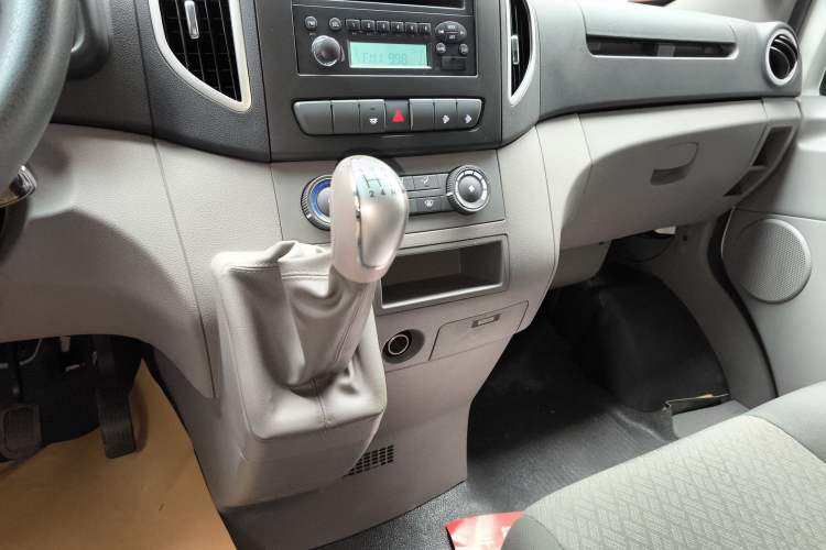 Used JAC Group Sunray 2023 2.0T 5-Series Logistics Version 3-Seater D20TCIF1 Gear Lever