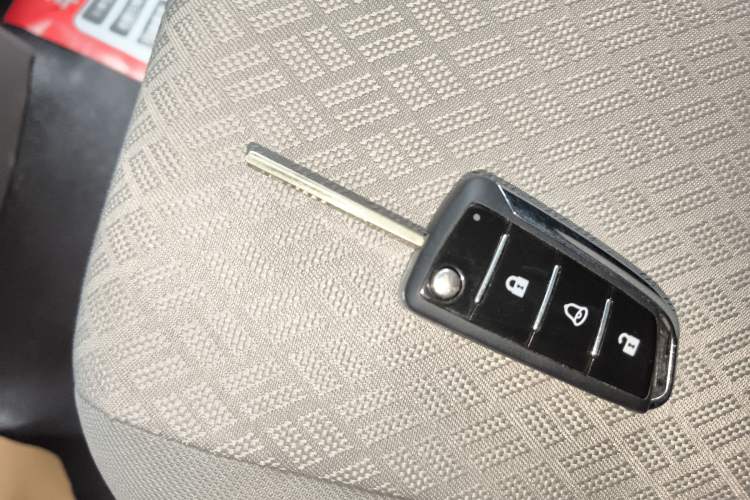 Used JAC Group Sunray 2023 2.0T 5-Series Logistics Version 3-Seater D20TCIF1 Interior 1