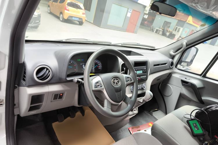 Used JAC Group Sunray 2023 2.0T 5-Series Logistics Version 3-Seater D20TCIF1 Interior 2