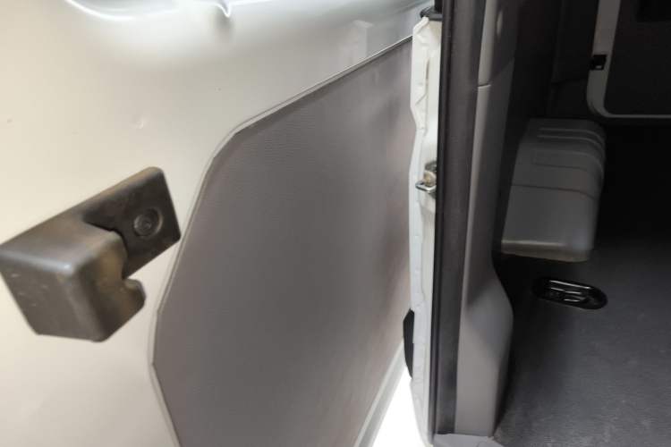 Used JAC Group Sunray 2023 2.0T 5-Series Logistics Version 3-Seater D20TCIF1 Interior 6