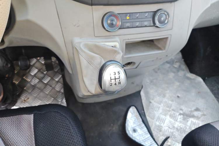 Used JAC Group Sunray 2011 2.8T Express Version China IV Gear Lever