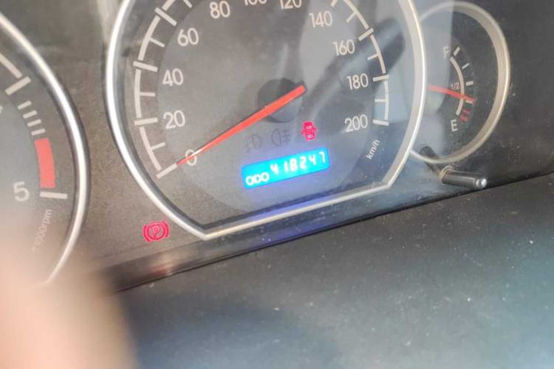 Used JAC Group Sunray 2013 1.9T 4-Series Star Express Odometer Close Up