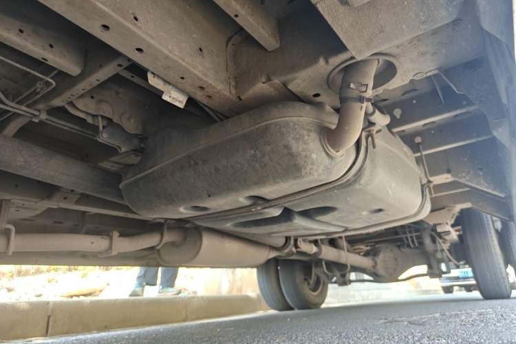 Used JAC Group Sunray 2013 2.8T 6-Series Star Express China IV Standard Chassis Front Left