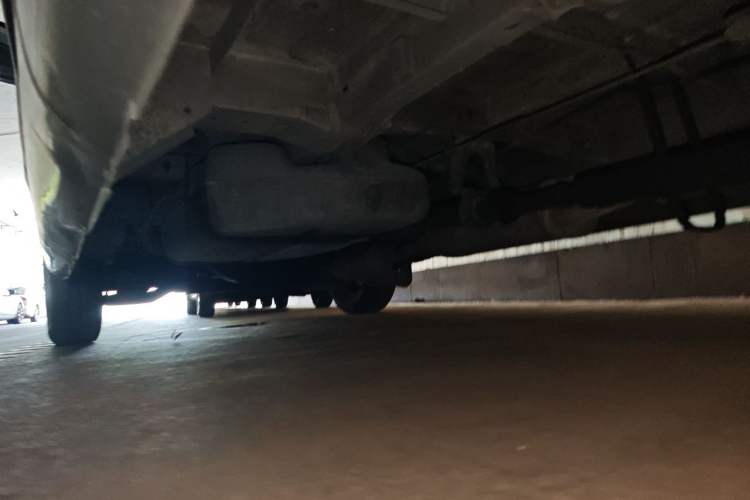 Used JAC Group Sunray 2013 2.8T 5-Series Star Express Emission Standard IV Chassis Rear Left